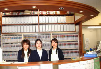 ２階　カトウ眼科